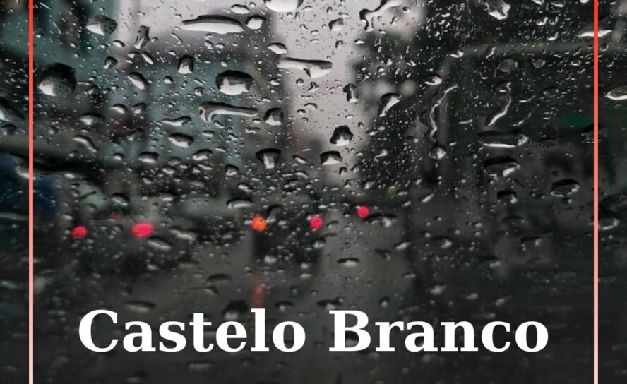 Oito distritos estão, este sábado