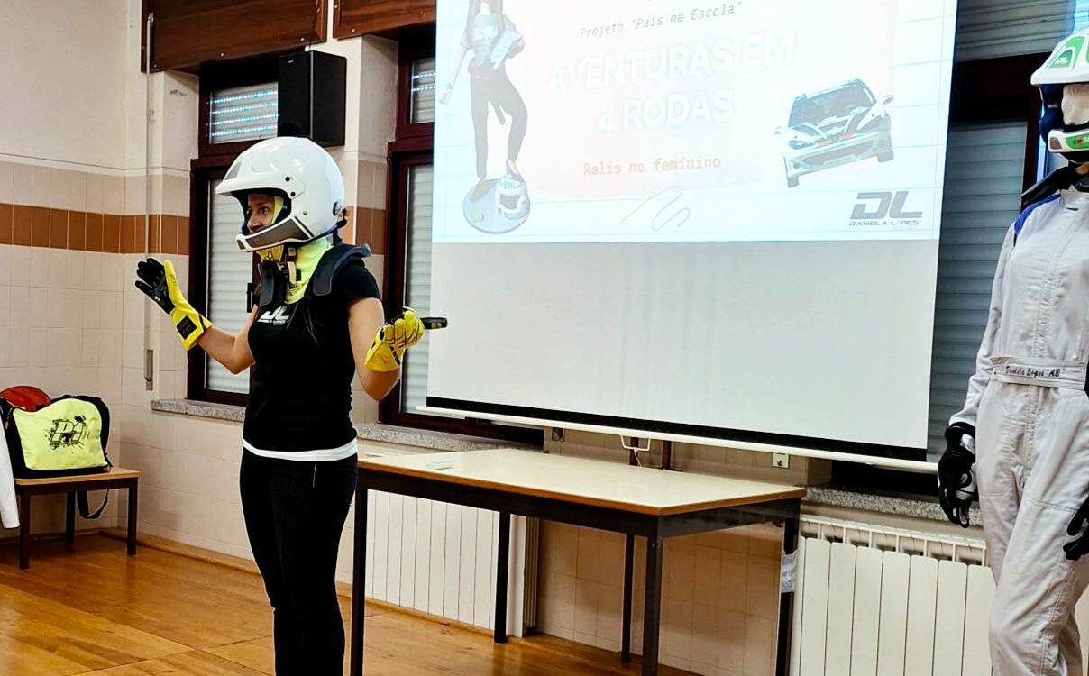 Piloto Daniela Lopes leva paixão pelo rally à EB João Roiz