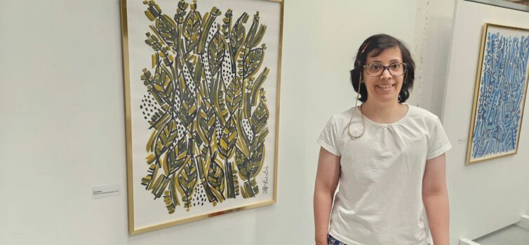 Utentes da APPACDM de Castelo Branco visitam exposição “Cores do Mundo”