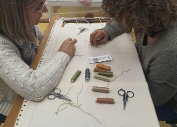 Bordadoras de Castelo Branco no Encontro da Rede Portuguesa Saber Fazer em Évora