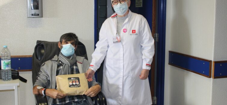 LPCC leva “Miminho de Natal” aos doentes oncológicos da ULS Cova da Beira