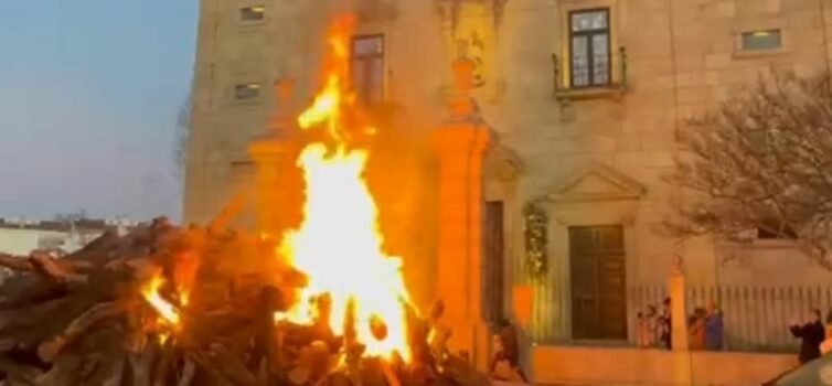 Madeiro da Sé de Castelo Branco já está aceso