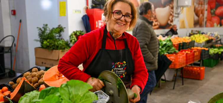 Mercado Municipal do Fundão celebra tradição e sabores natalícios com produtores