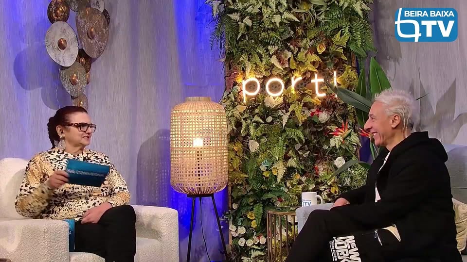 Nesta quadra natalícia, em que o presépio se constrói peça a peça, também a carr