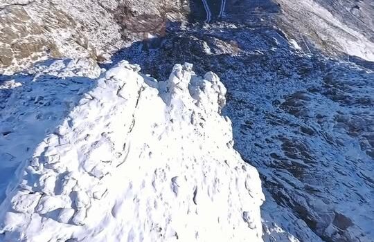 O inverno desenha a Serra da Estrela em tons de branco