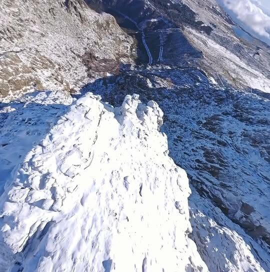 O inverno desenha a Serra da Estrela em tons de branco