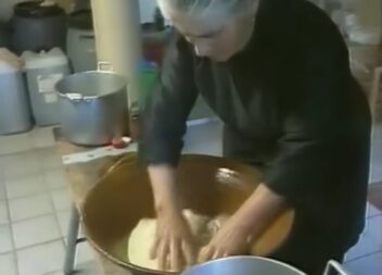 Recordar é Viver \ 1997 : Confeção de filhós, presépio gigante e música do Conse