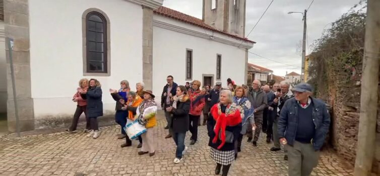 Toulões celebra a entrada do Madeiro com cantares ao Menino ecoando pelas ruas