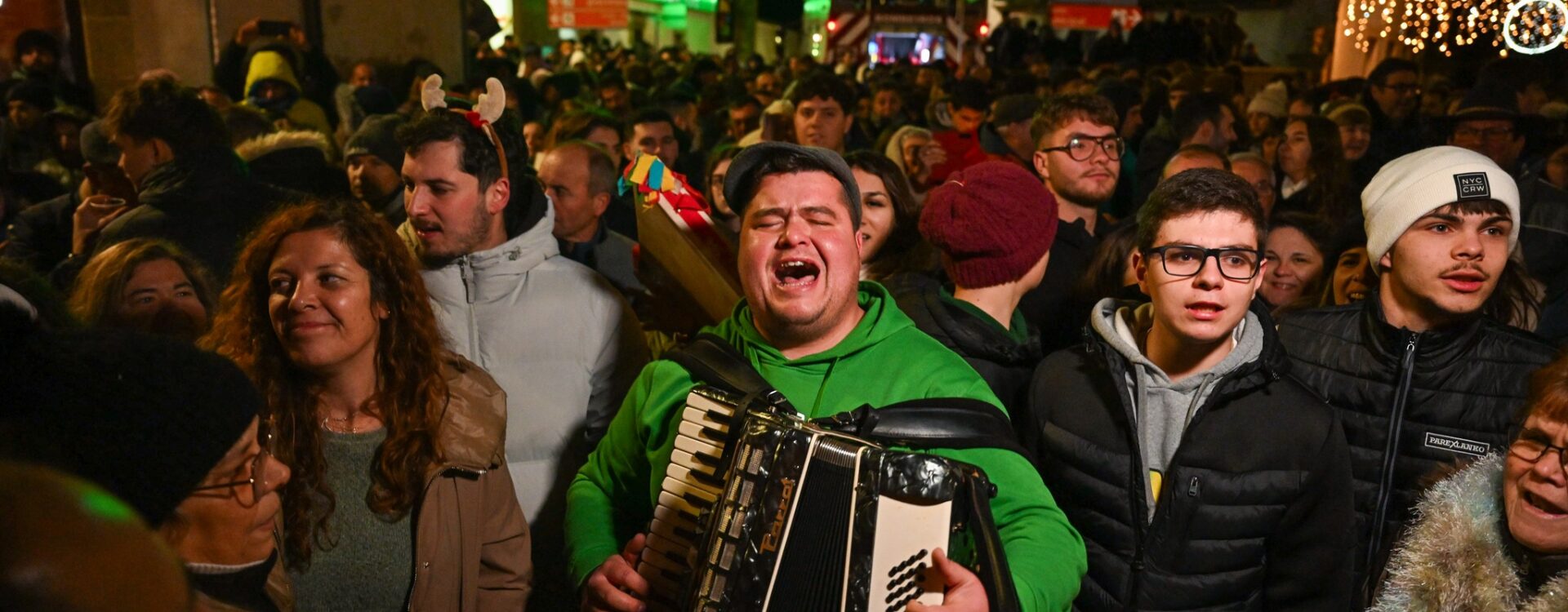 Tradição cumprida com o acender do Maior Madeiro de Portugal