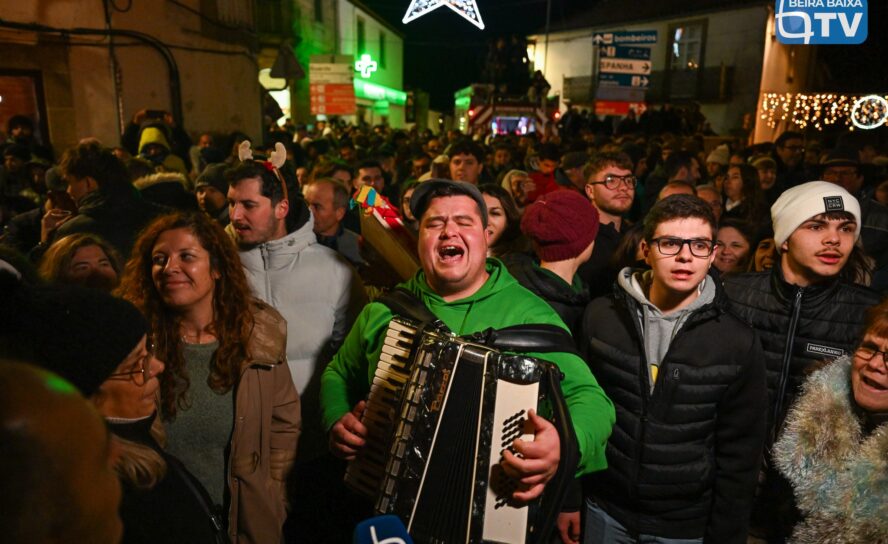 Tradição cumprida com o acender do Maior Madeiro de Portugal