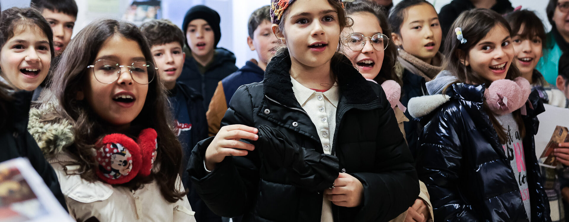 Alunos cantam as Janeiras no Município de Proença-a-Nova