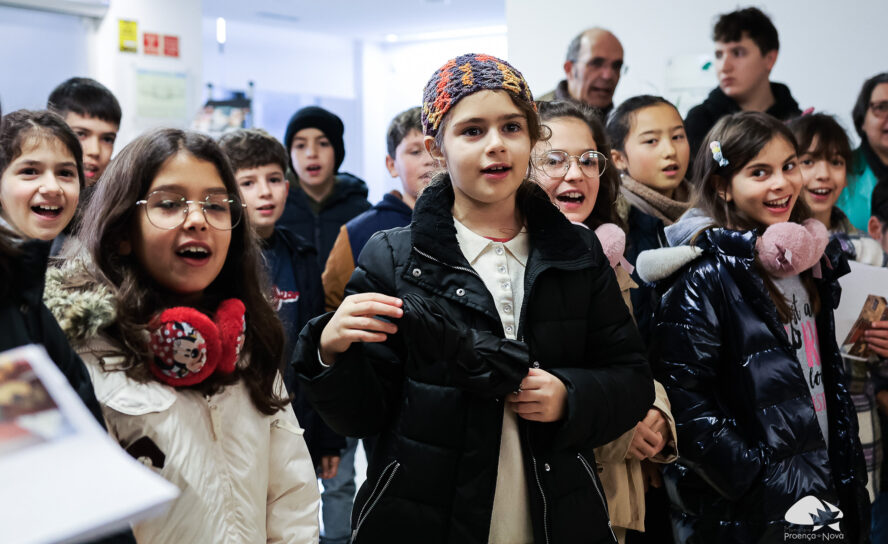 Alunos cantam as Janeiras no Município de Proença-a-Nova