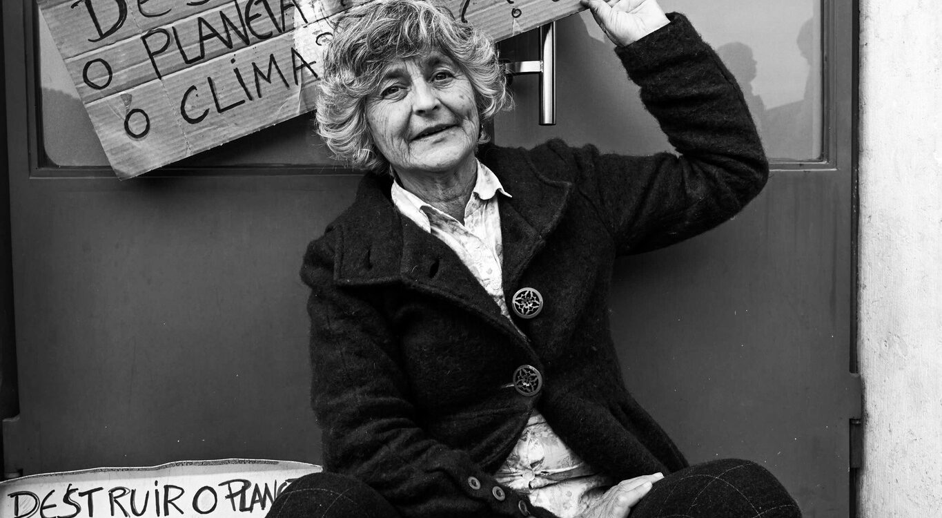 Beira Baixa TV a ajouté des photos à l’album : Manifestação contra megacentrais