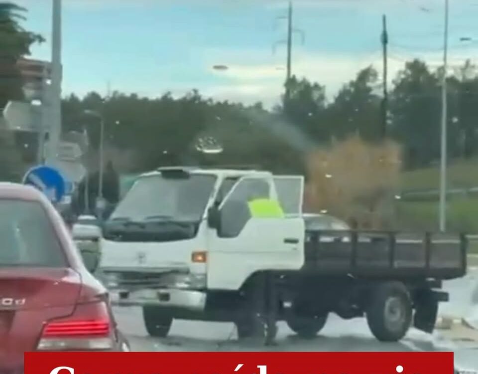 Carga espalhada na via na zona industrial de Castelo Branco