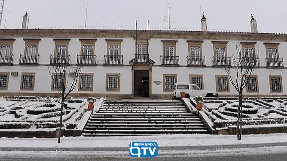 Castelo Branco coberta de branco