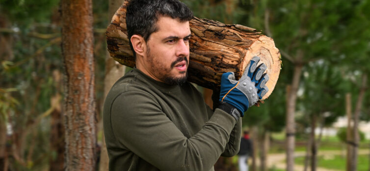 Centenas de pessoas juntam-se para ajudar a reerguer Castelo Branco