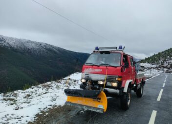 Concelho de Seia acorda coberto de neve