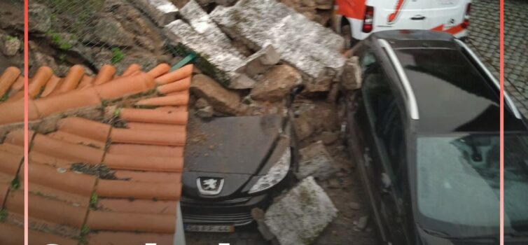 Derrocada de muro em Cortes do Meio