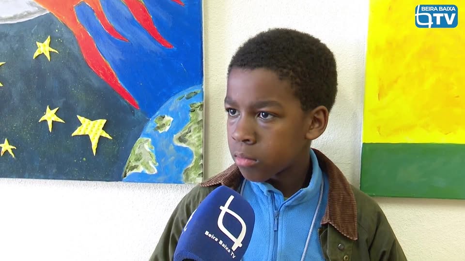 Menino de nove anos ajuda a salvar a mãe ao ligar 112