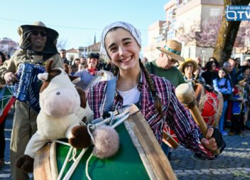 Beira Baixa TV a ajouté des photos à l’album : Desfile de Carnaval no Fundão