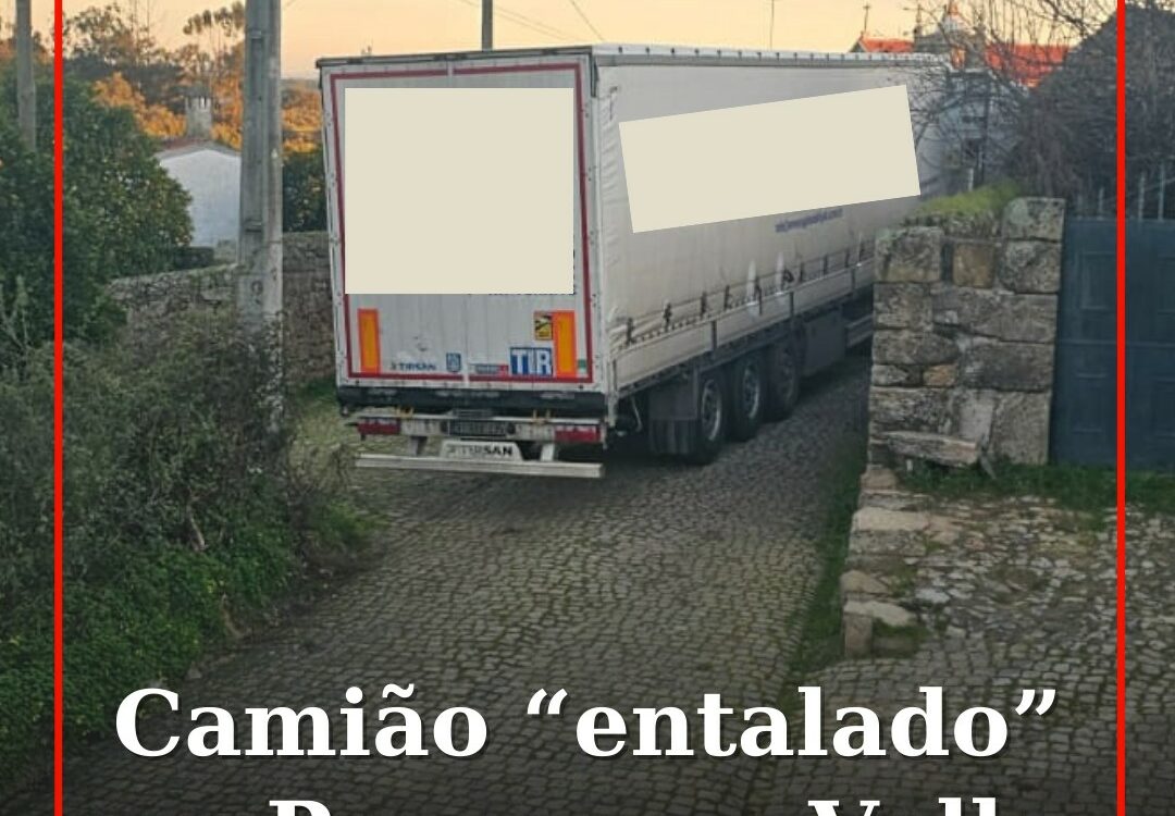 Camião "entalado" em Proença-a-Velha