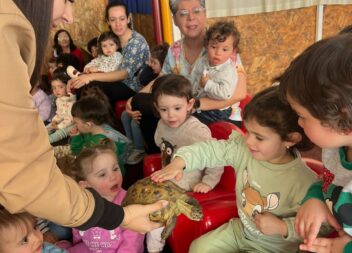 Crianças da Santa Casa da Misericórdia de Belmonte recebem atividade com animais