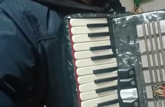 Diogo Acordeonista celebra Dia dos Namorados com nova desgarrada