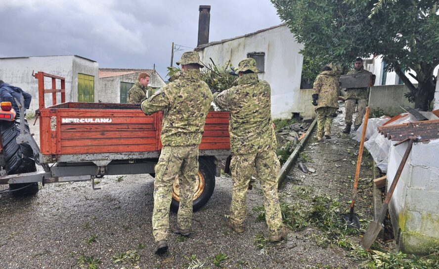 Equipa militar chega até à Freguesia de Cardigos, do Município de Mação.