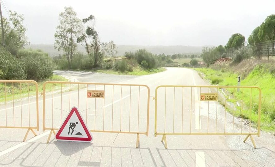 Estrada Nacional 18 interrompida ao trânsito