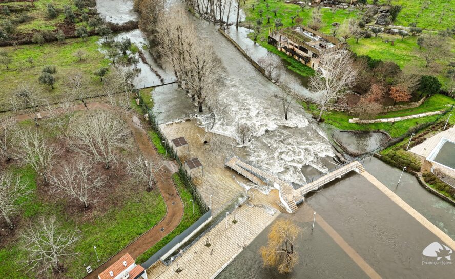 Praia Fluvial da Aldeia Ruiva praticamente submersa após depressão Leonardo