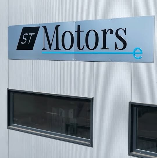 A ST Motors  é uma oficina especialista em viaturas Mercedes-Benz situada na zon
