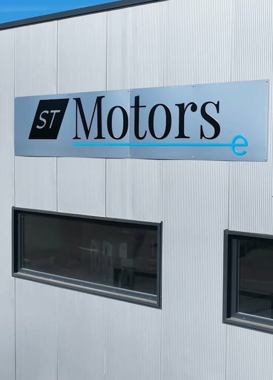 A ST Motors  é uma oficina especialista em viaturas Mercedes-Benz situada na zon