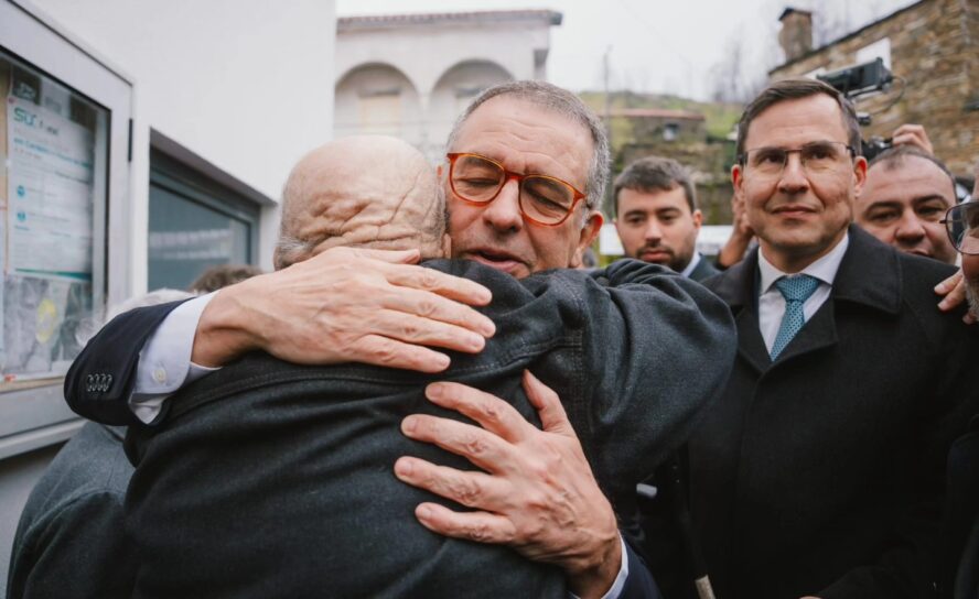 António José Seguro visita a localidade de Mourísia