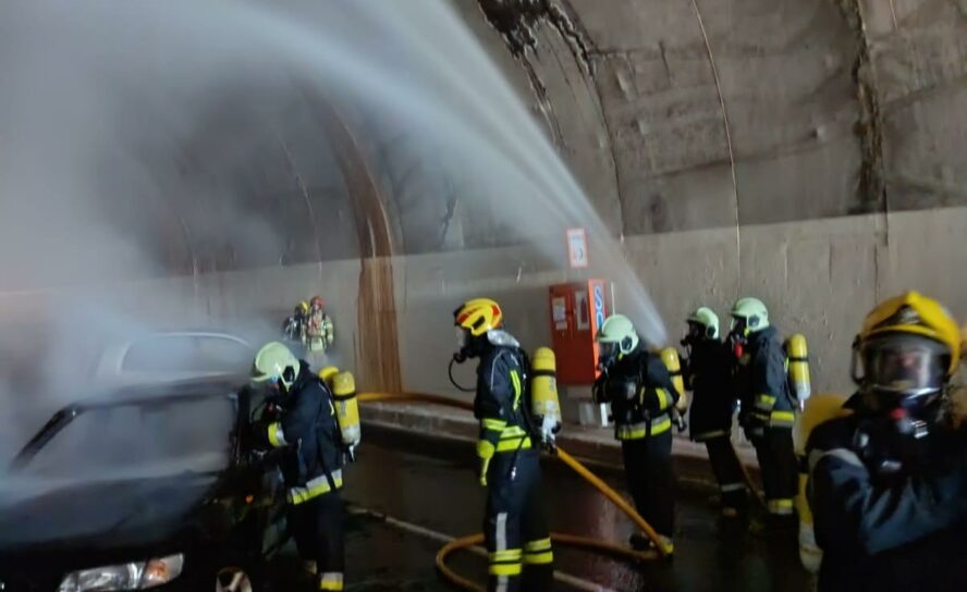 Bombeiros do Fundão em formação de intervenção em túneis