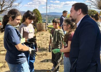 Escola Básica de Tortosendo organiza plantação da Micro Floresta