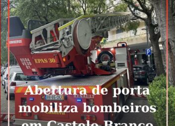 Bombeiros em operação de abertura de porta de um prédio em Castelo Branco