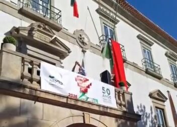 Hastear da Bandeira nas comemorações do 25 de Abril