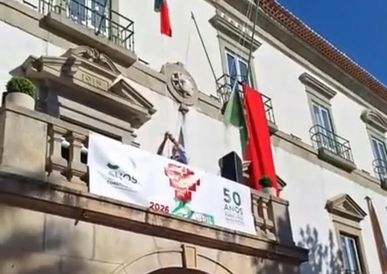 Hastear da Bandeira nas comemorações do 25 de Abril