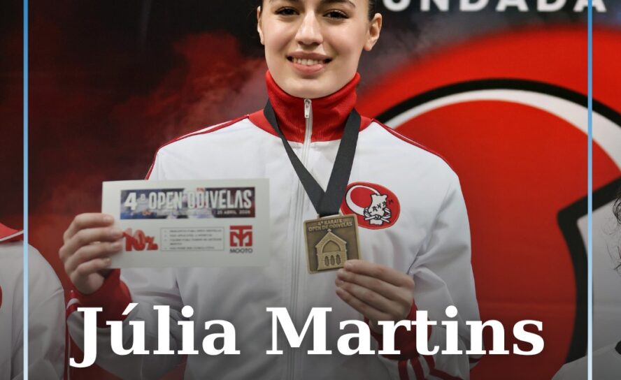 Júlia Martins conquista ouro
