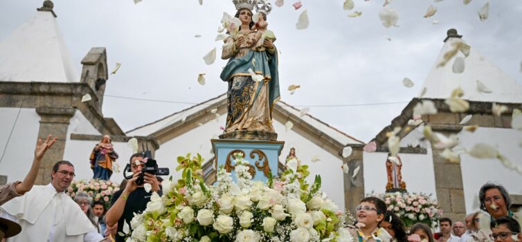 Missa e Procissão em louvor de Nossa Senhora de Mercules