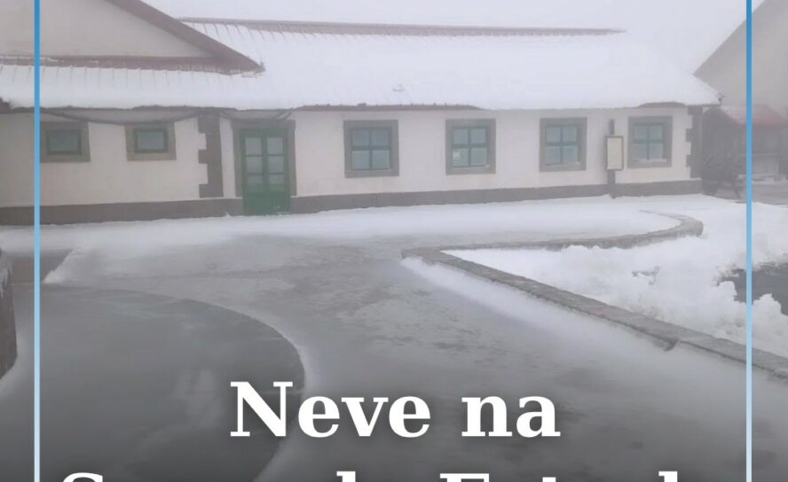 A Serra da Estrela acordou coberta de neve na manhã deste domingo