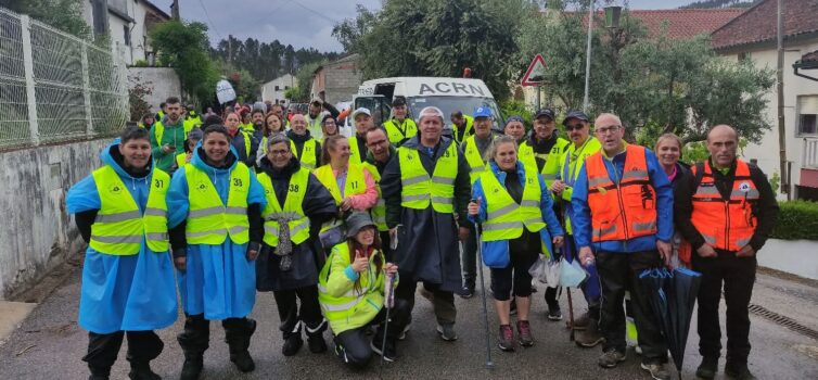 O Grupo de Peregrinos da Associação Caminheiros Rosa Negra completou este sábado