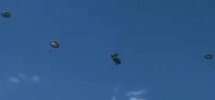 Salto de paraquedas deixa dois militares feridos