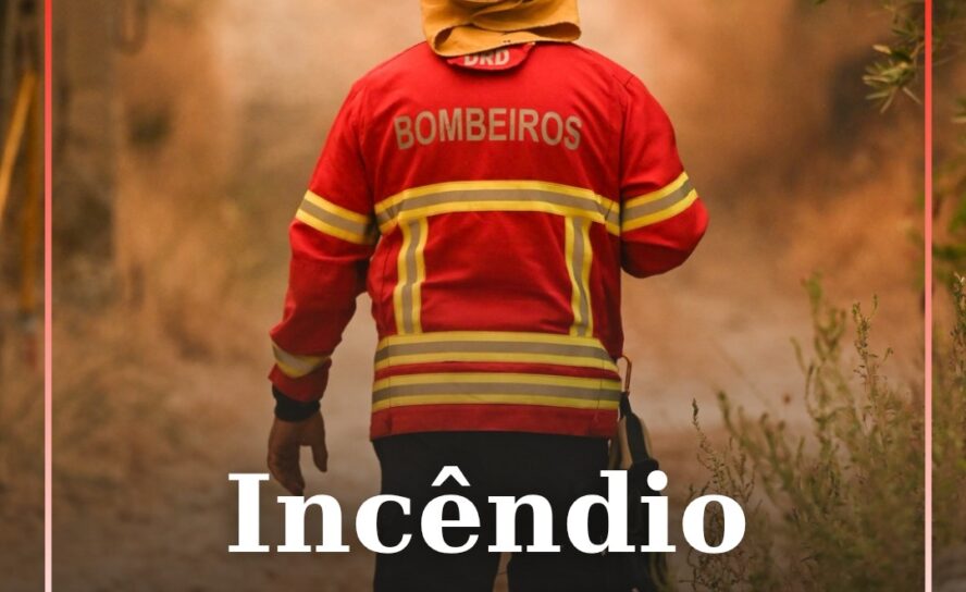 Um incêndio deflagrou esta quarta-feira, 27 de maio