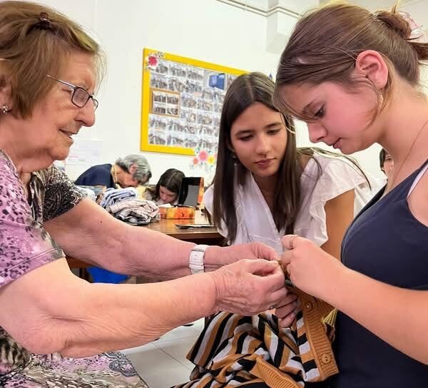Atividade intergeracional une alunos e idosos em Castelo Branco