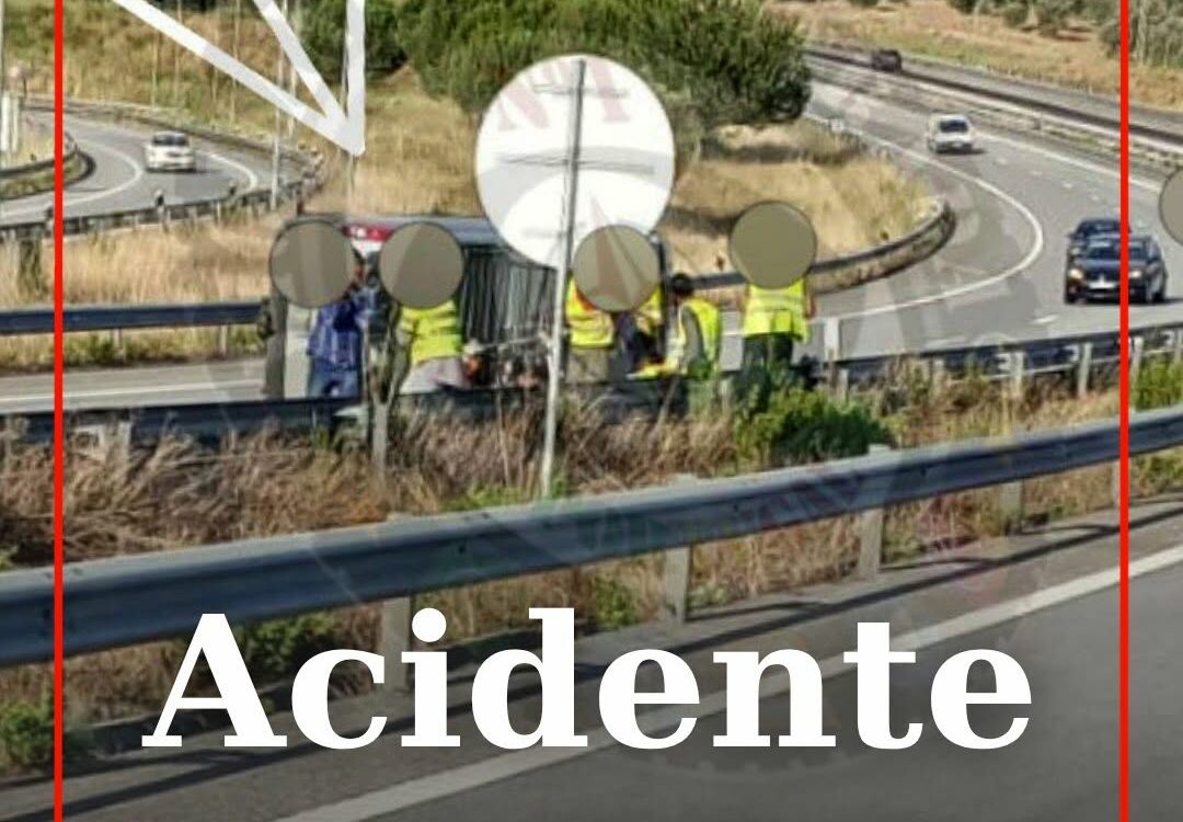 O alerta para o despiste de um veículo ligeiro de nove lugares na A23, km 48,8,