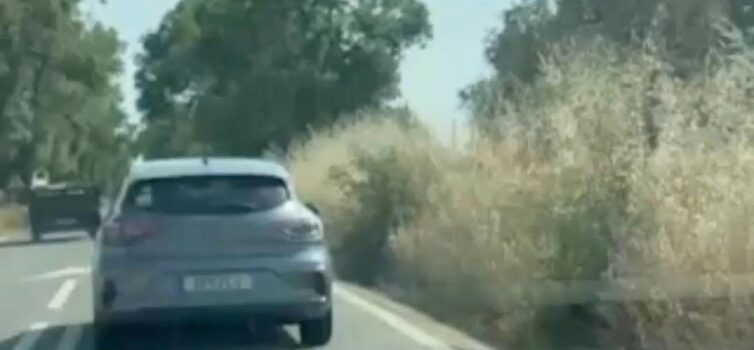 Ocorreu o despiste de um veículo ligeiro de passageiros na Estrada Nacional 233