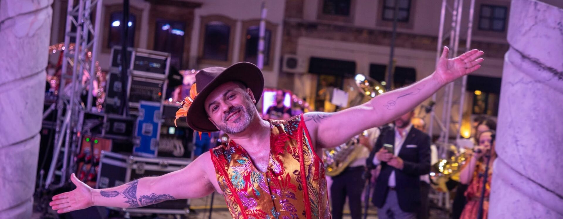 Primeira noite das Marchas Populares da Covilhã enche Praça do Município de cor