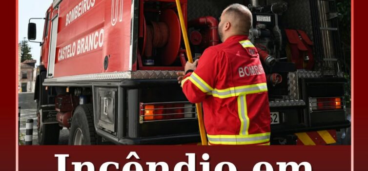 Um incêndio deflagrou na tarde desta quarta-feira, 17 de junho