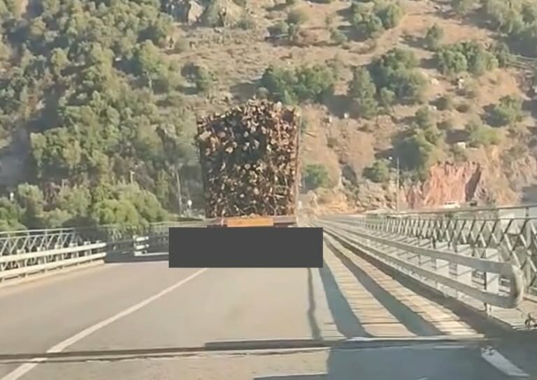 Um vídeo partilhado nas redes sociais por uma condutora mostra um veículo pesado